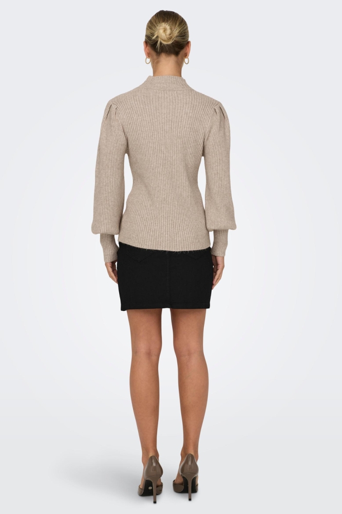 Only beige dames trui | Model achteraanzicht