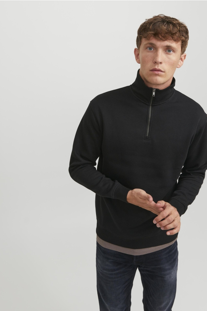 Jack & Jones zwarte heren sweater | Model vooraanzicht