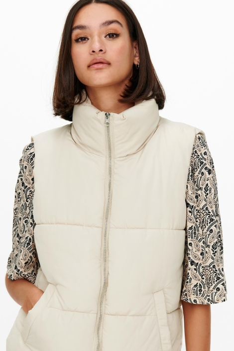 Jacqueline de Yong ecru dames jas | Model vooraanzicht