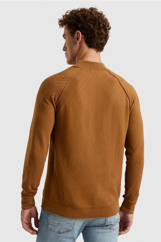 Cast Iron bruine heren trui | Model achteraanzicht