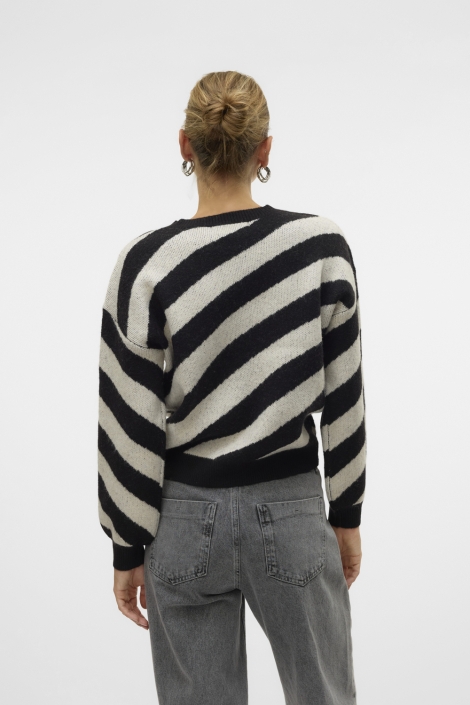 Vero Moda zwarte dames trui | Model achteraanzicht