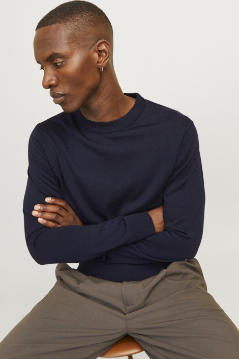 Jack & Jones blauwe heren trui | Model achteraanzicht
