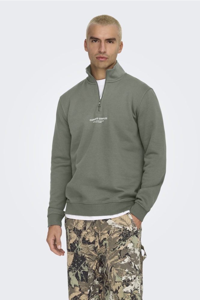 Only & Sons groene heren sweater | Model vooraanzicht