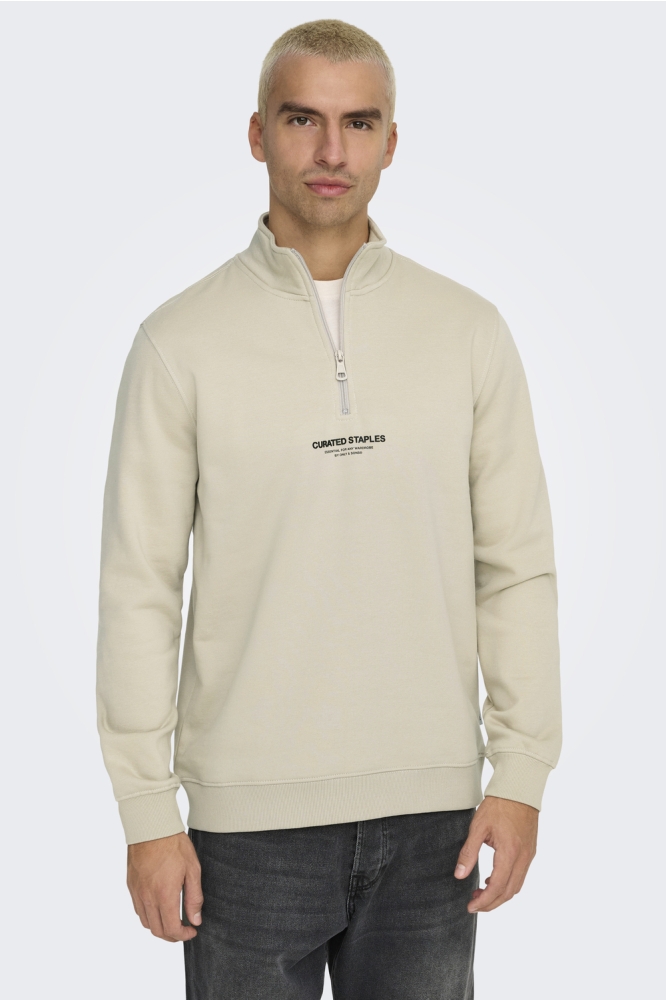 Only & Sons beige heren sweater | Model vooraanzicht