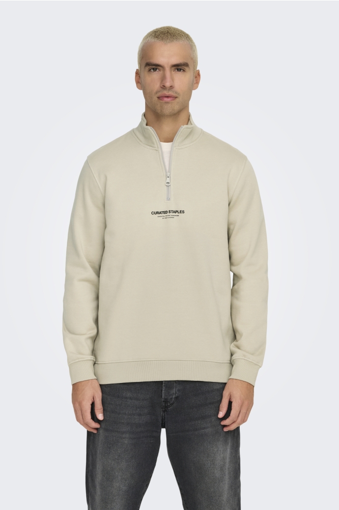 Only & Sons beige heren sweater | Model vooraanzicht