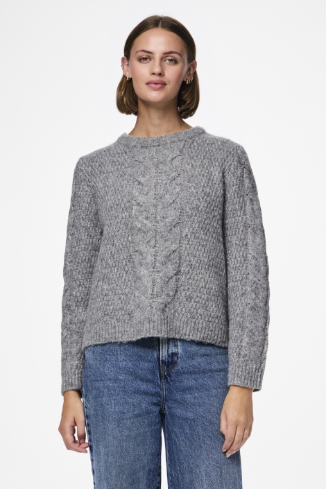 Pieces grijze dames trui | Model vooraanzicht