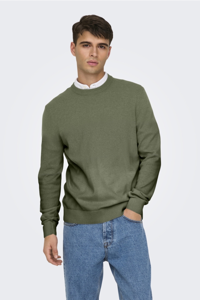Only & Sons groene heren trui | Model vooraanzicht