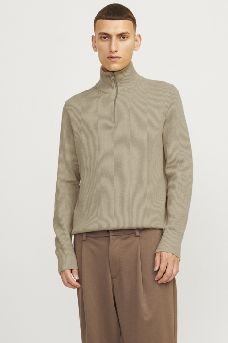 Jack & Jones beige heren trui | Model vooraanzicht