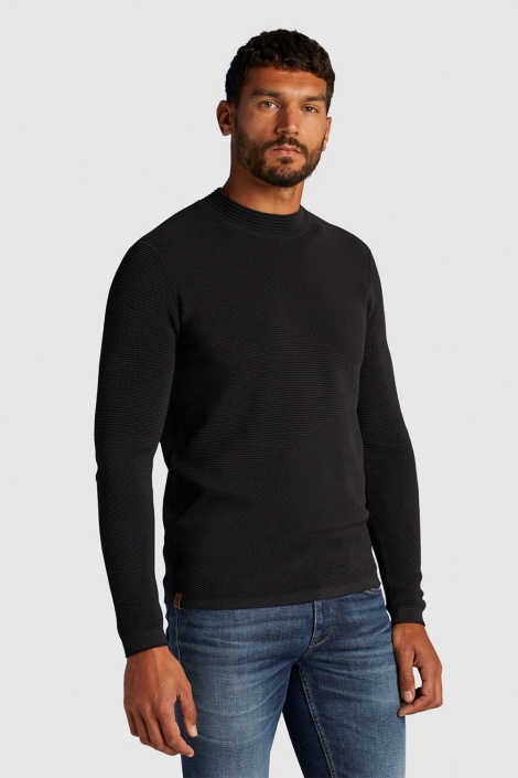 Cast Iron zwarte heren trui | Model zijaanzicht