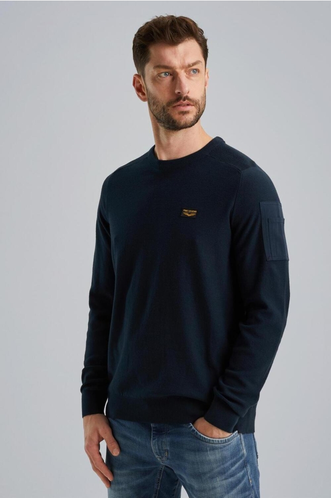 PME legend blauwe heren trui | Model zijaanzicht