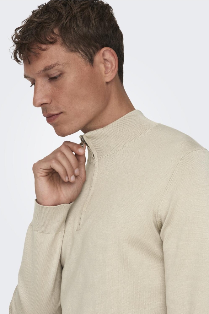 Only & Sons beige heren trui | Close up