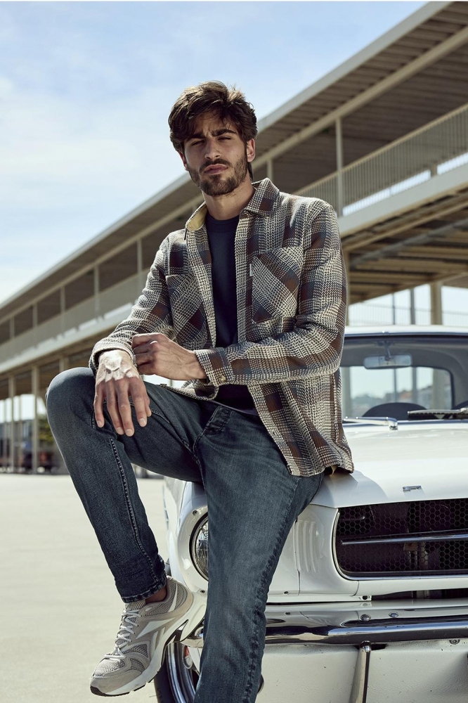 Cast Iron blauwe heren trui | Sfeerbeeld, In situatie