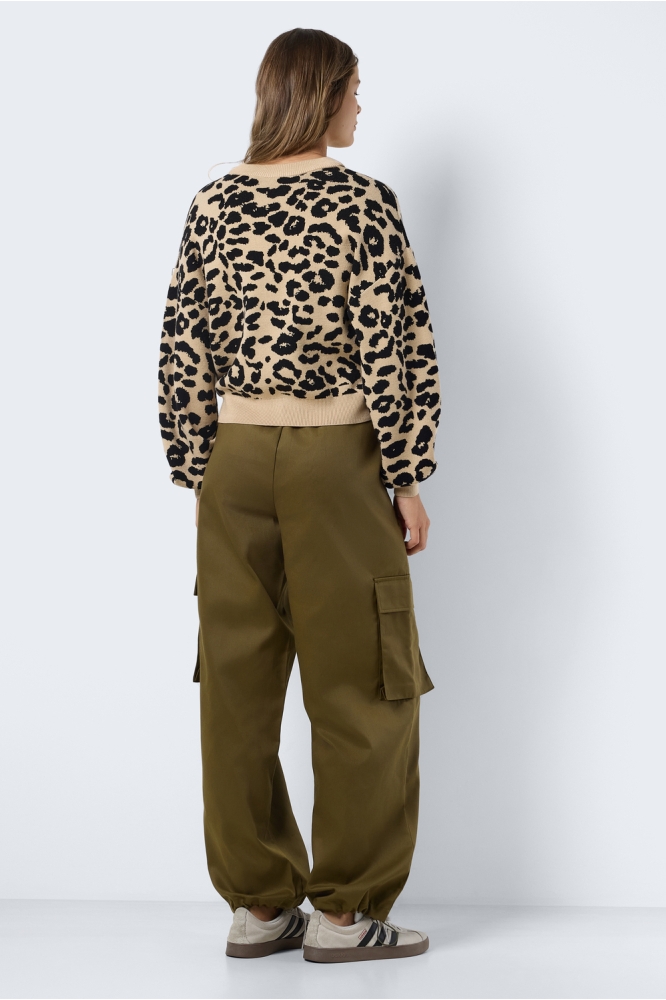 Noisy may beige dames trui | Model achteraanzicht