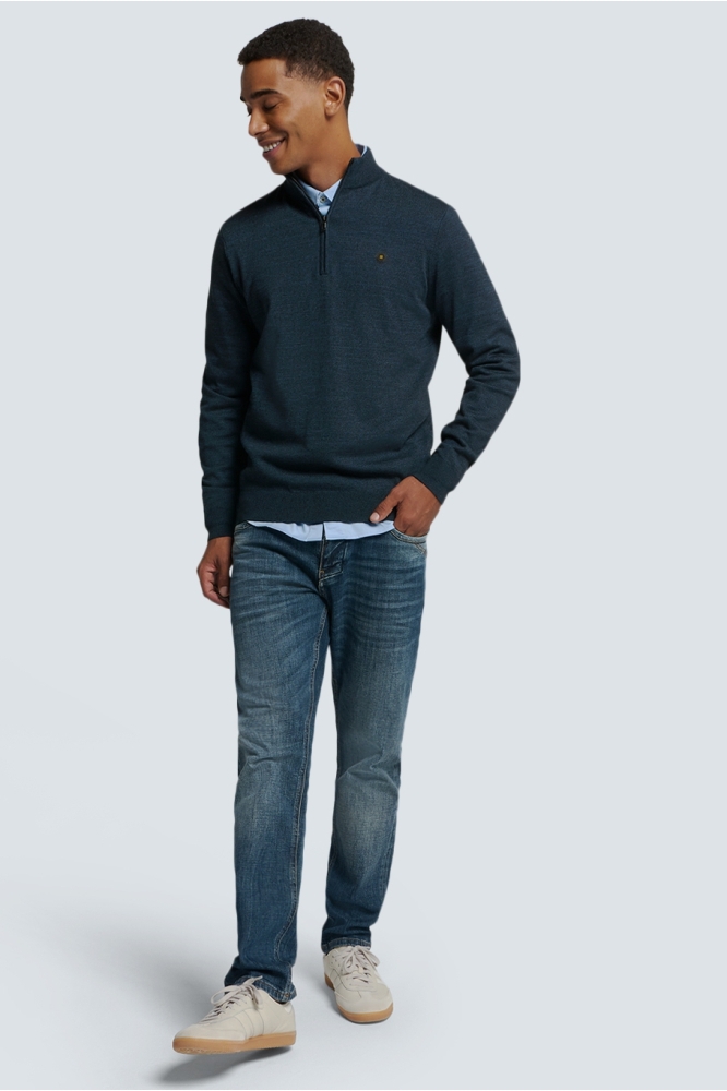 NO-EXCESS blauwe heren trui | Model