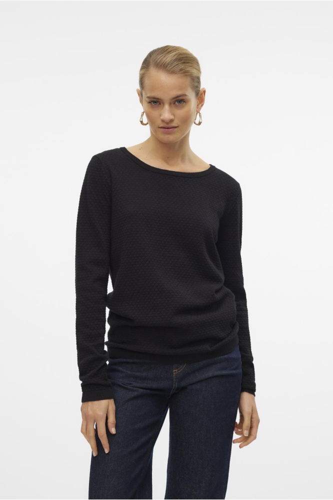 Vero Moda zwarte dames trui | Model vooraanzicht