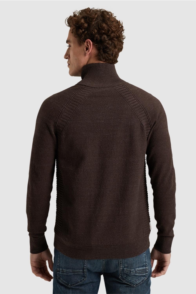 Cast Iron bruine heren vest | Model achteraanzicht