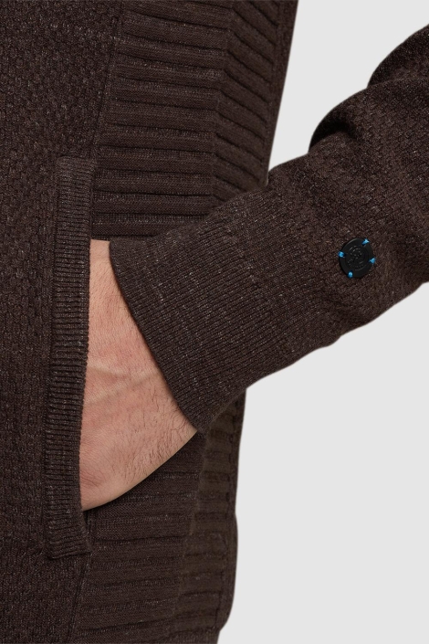 Cast Iron bruine heren vest | Close up