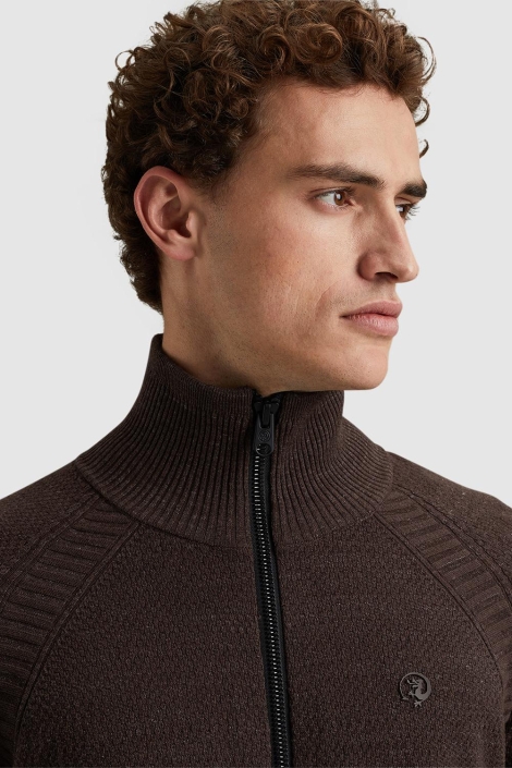 Cast Iron bruine heren vest | Close up