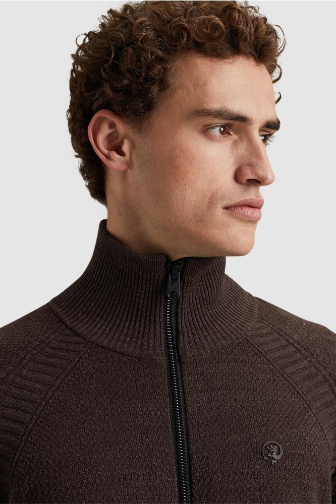 Cast Iron bruine heren vest | Close up