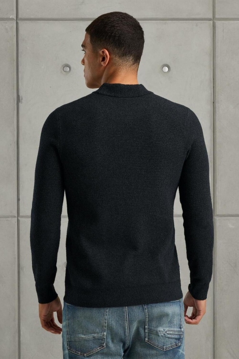 Cast Iron zwarte heren trui | Model achteraanzicht