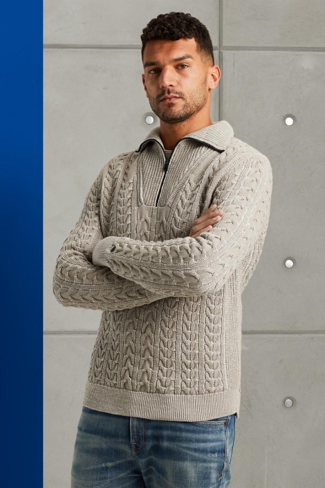 Cast Iron beige heren trui | Model vooraanzicht