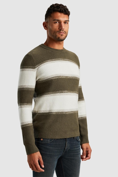 Cast Iron groene heren trui | Model vooraanzicht