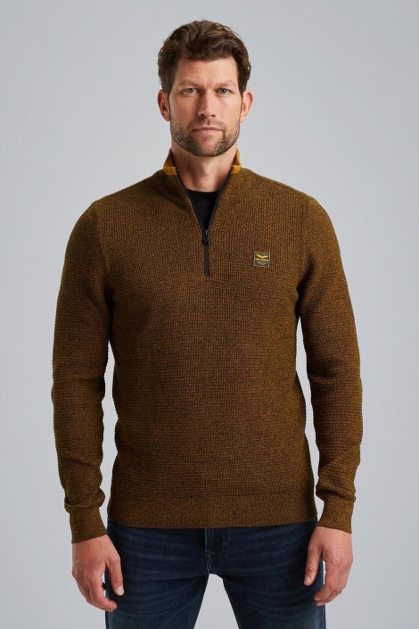 PME legend bruine heren trui | Model vooraanzicht