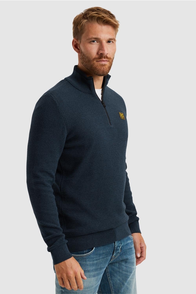 PME legend blauwe heren trui | Model vooraanzicht