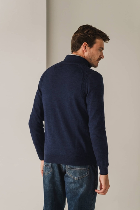 State of Art blauwe heren vest | Model achteraanzicht