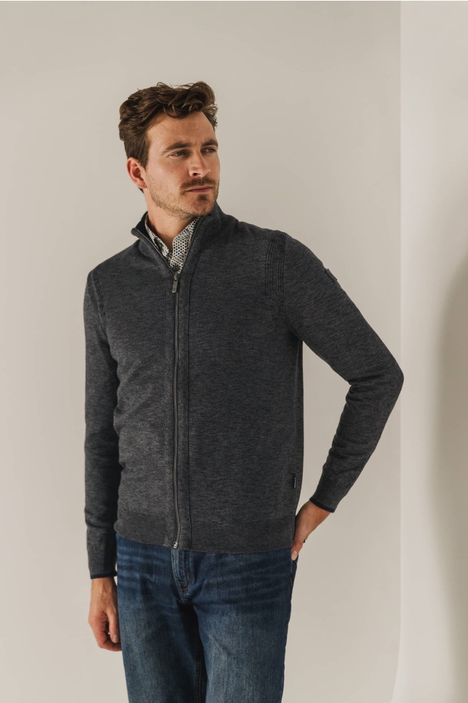 State of Art grijze heren vest | Model vooraanzicht