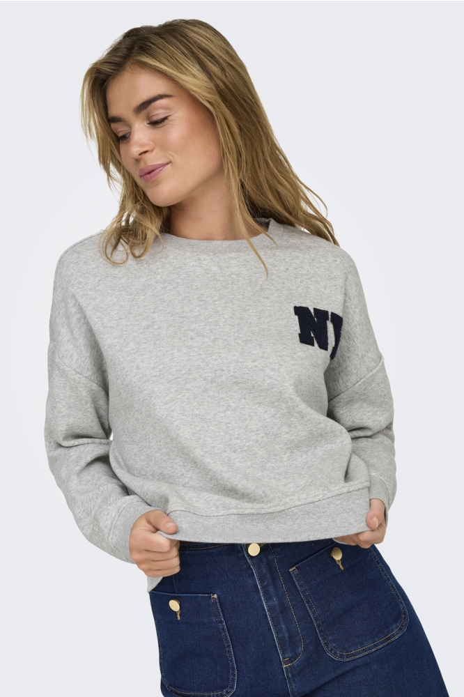 Only grijze dames sweater | Model vooraanzicht
