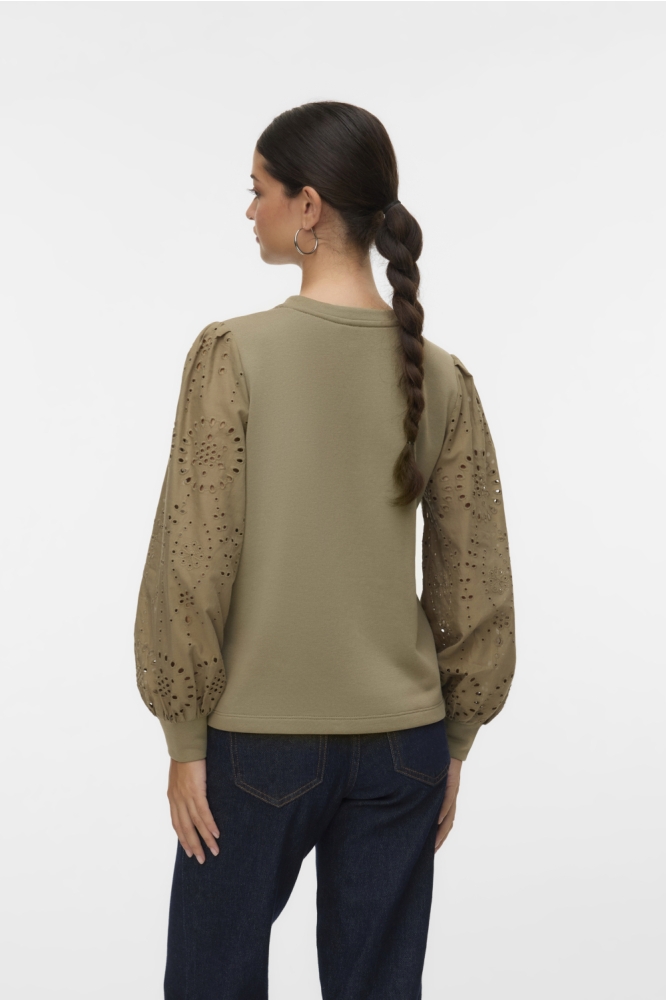 Vero Moda groene dames sweater | Model achteraanzicht