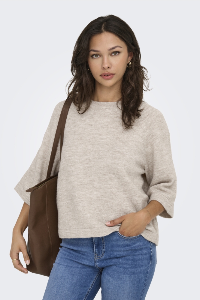 Only beige dames trui | Model vooraanzicht
