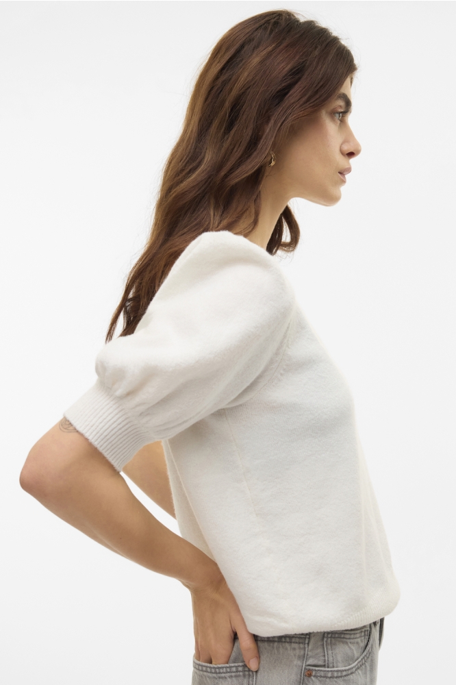 Vero Moda witte dames trui | Model zijaanzicht