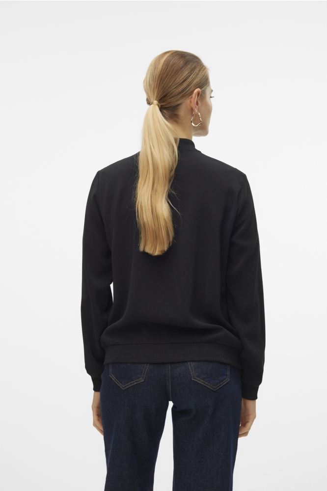 Vero Moda zwarte dames vest | Model achteraanzicht