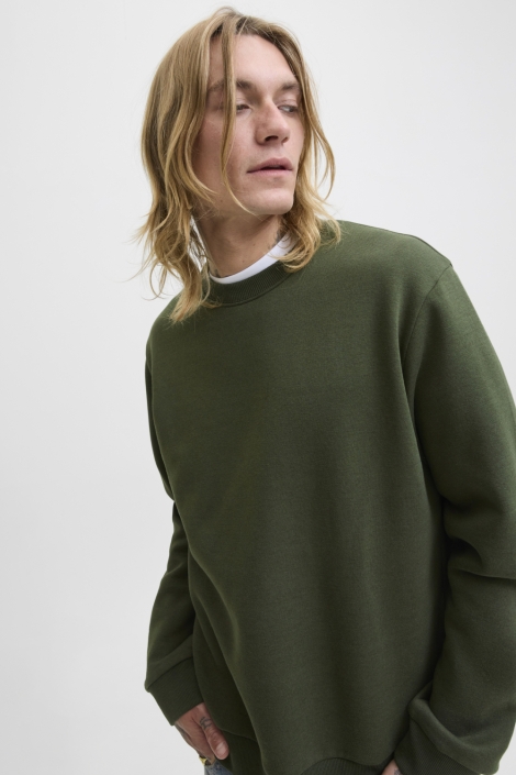 Jack & Jones groene heren sweater | Model zijaanzicht