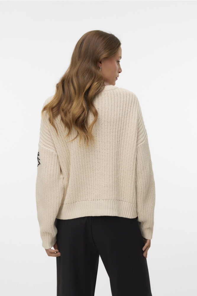 Vero Moda ecru dames trui | Model achteraanzicht