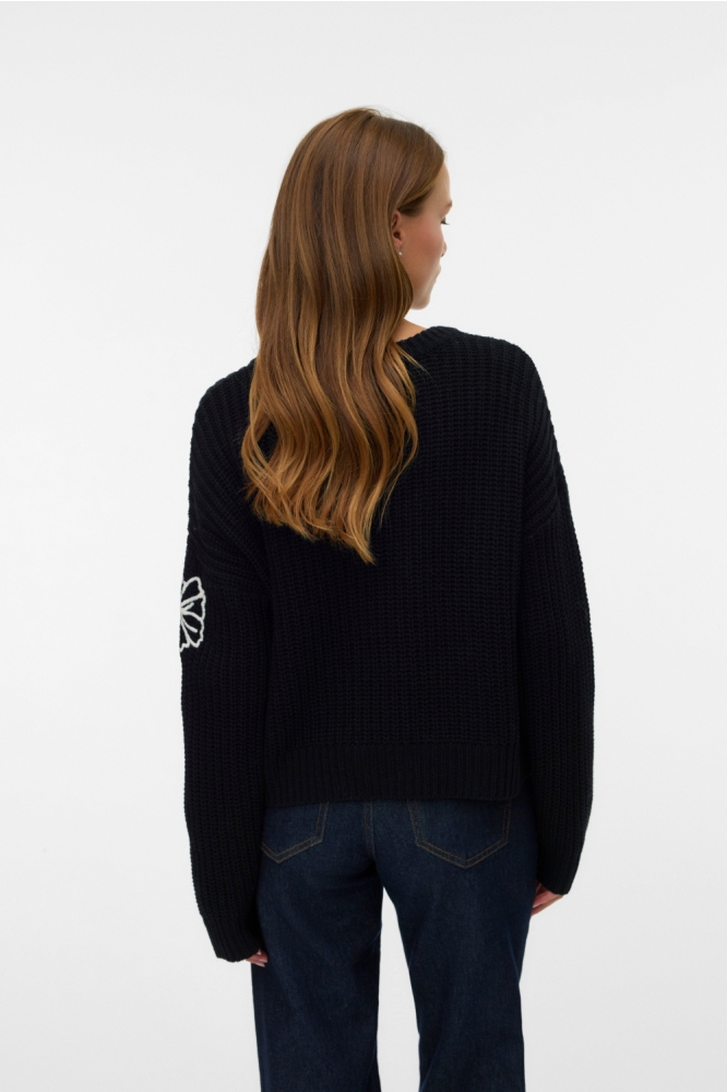 Vero Moda zwarte dames trui | Model achteraanzicht