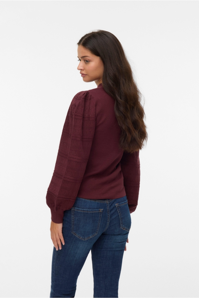 Vero Moda bordeaux dames trui | Model achteraanzicht