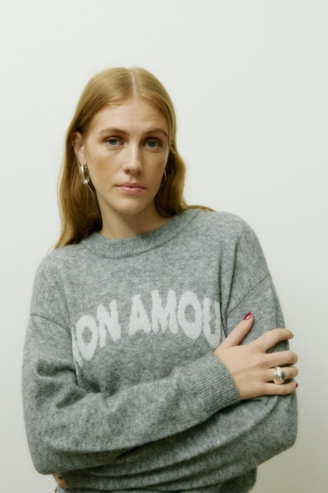 Vero Moda grijze dames trui | Model vooraanzicht