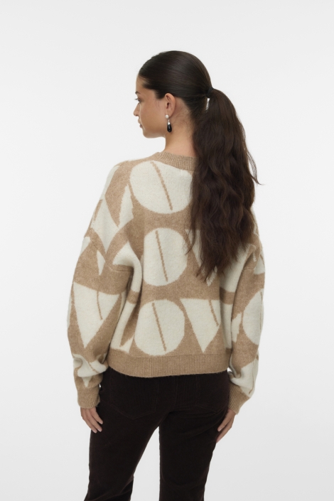 Vero Moda camel dames trui | Model achteraanzicht