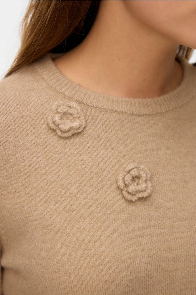 Vero Moda camel dames trui | Close up