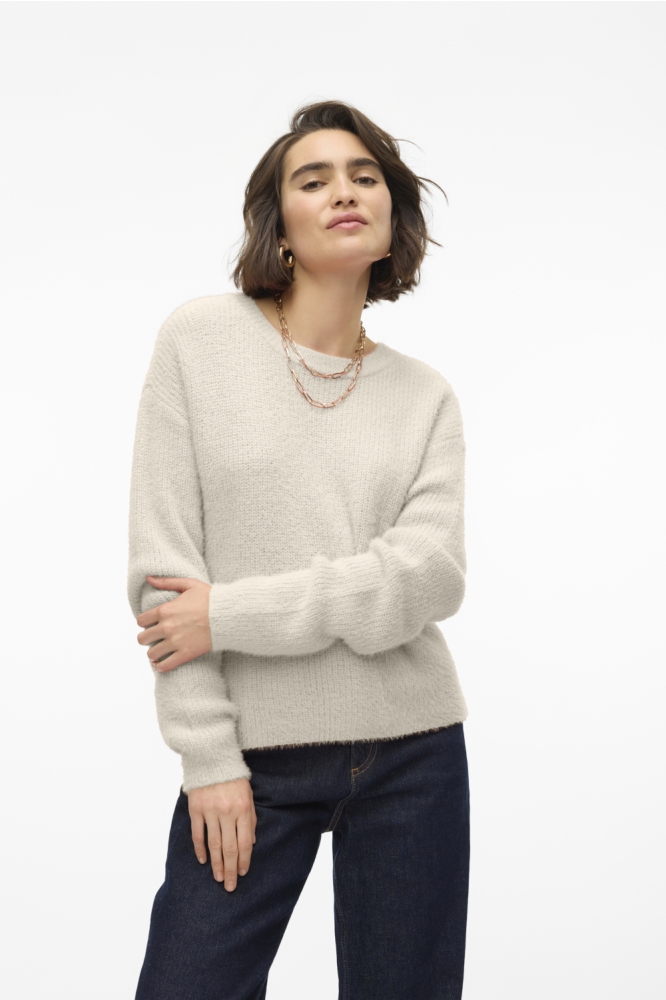 Vero Moda ecru dames trui | Model vooraanzicht