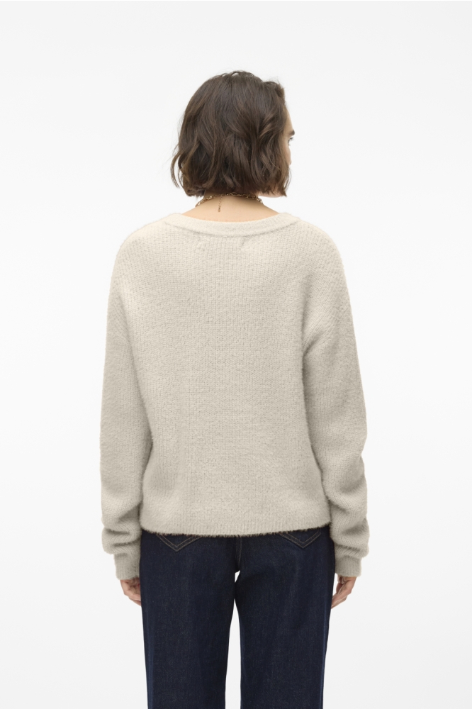 Vero Moda ecru dames trui | Model achteraanzicht