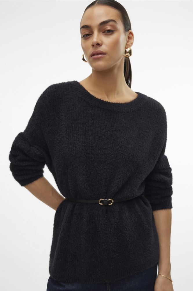 Vero Moda zwarte dames trui | Model vooraanzicht