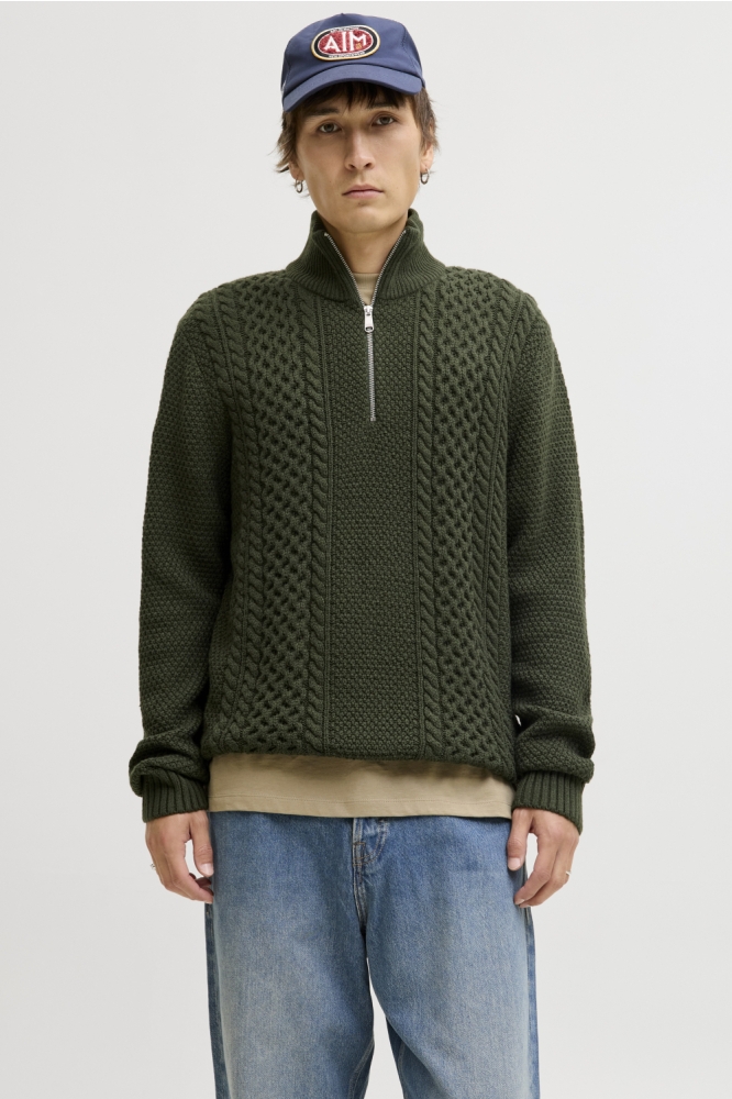 Jack & Jones groene heren trui | Model vooraanzicht