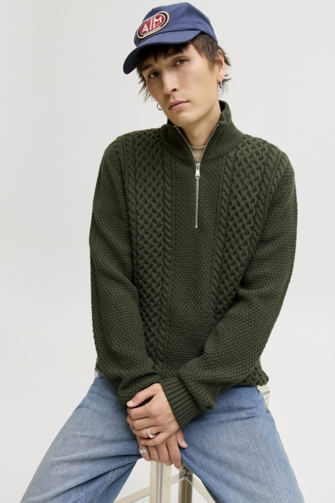 Jack & Jones groene heren trui | Model vooraanzicht