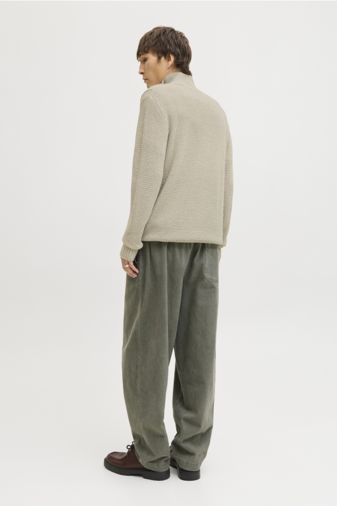 Jack & Jones grijze heren trui | Model achteraanzicht