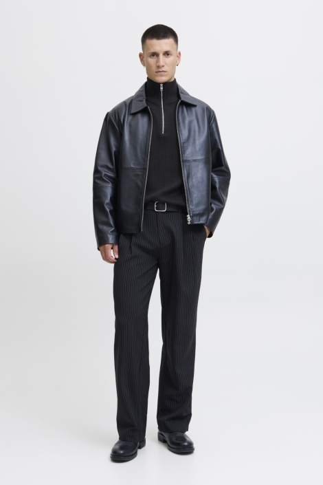 Jack & Jones zwarte heren trui | Model vooraanzicht