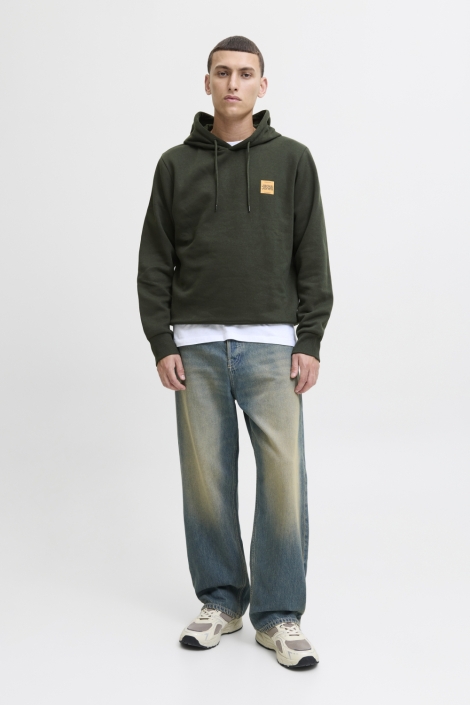 Jack & Jones groene heren sweater | Model vooraanzicht